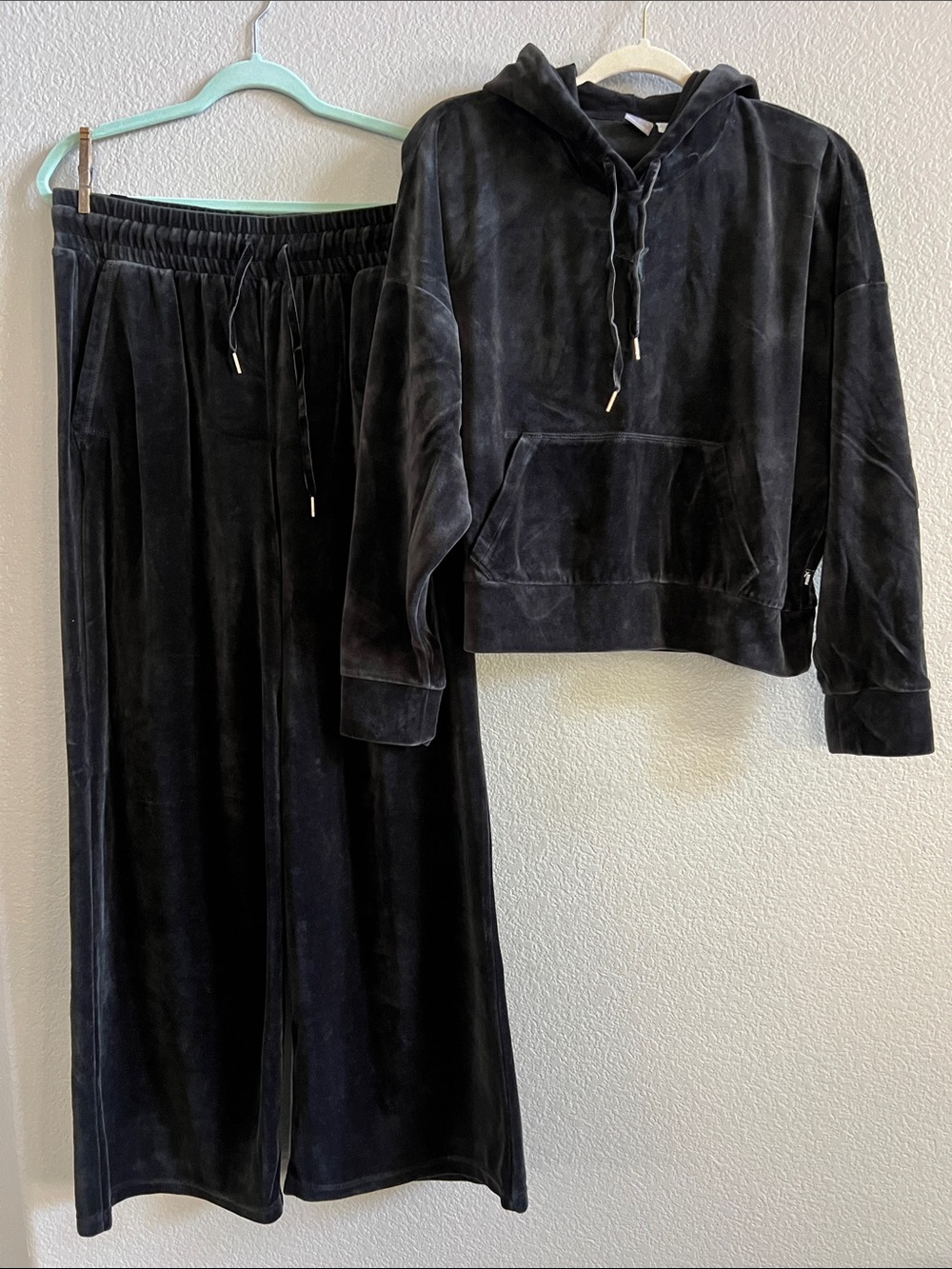 Puma Velour Hoodie and Wide-Leg Pants Set - Black Size L